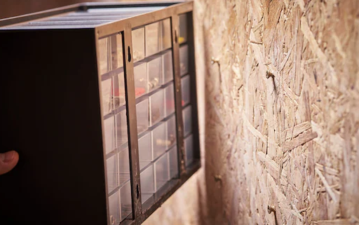 Organizer stojący z 30 szufladami do przechowywania narzędzi i drobnych akcesoriów w warsztacie| 1-93-980