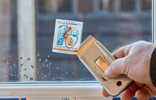 Skrobak z wymiennym ostrzem i 5 dodatkowymi ostrzami| 0-28-500