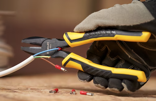 Szczypce CONTROLGRIP uniwersalne 150 mm – wygodne narzędzie do precyzyjnego chwytu| STHT0-74456