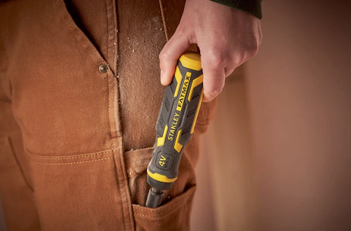 Wkrętak akumulatorowy 4V z ładowarką i zestawem bitów – wygodne narzędzie do montażu | FMHT66719-0