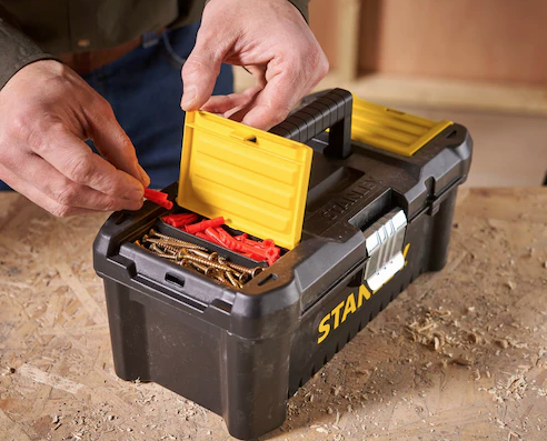 Skrzynka narzędziowa ESSENTIAL 12,5 cala z metalowym zatrzaskiem na narzędzia | STST1-75515