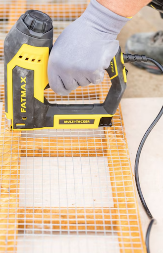 Elektryczny zszywacz Stanley FM do szybkiego i wygodnego zszywania materiałów | FMHT6-75934