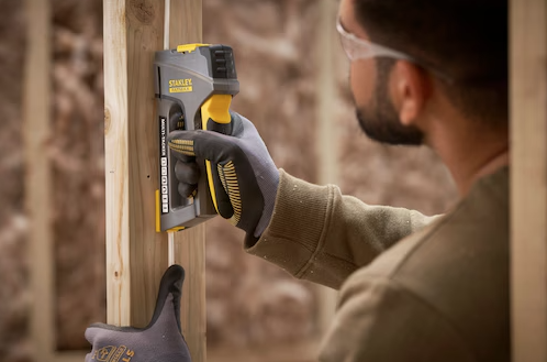 Zszywacz elektryczny Stanley FatMax 6 w 1 do szybkiego i wygodnego zszywania różnych materiałów | FMHT6-70868