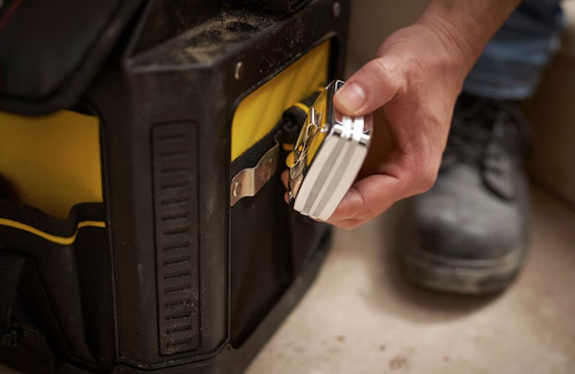 Torba szkieletowa 20" FatMax z pokrywą ułatwiająca przenoszenie narzędzi i akcesoriów | 1-79-213