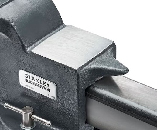 Imadło ślusarskie 150 mm ułatwiające pewne mocowanie i precyzyjne obrabianie elementów | 1-83-068