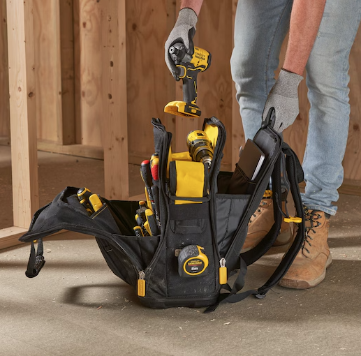 Plecak FatMax Quick Access ułatwiający szybki dostęp do narzędzi i wygodne przenoszenie | FMST1-80144