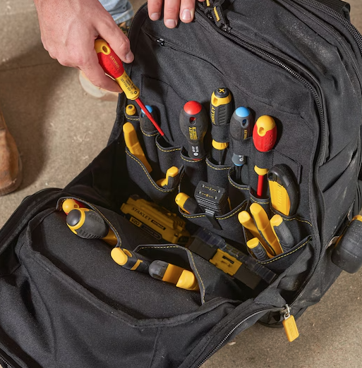 Plecak FatMax Quick Access ułatwiający szybki dostęp do narzędzi i wygodne przenoszenie | FMST1-80144