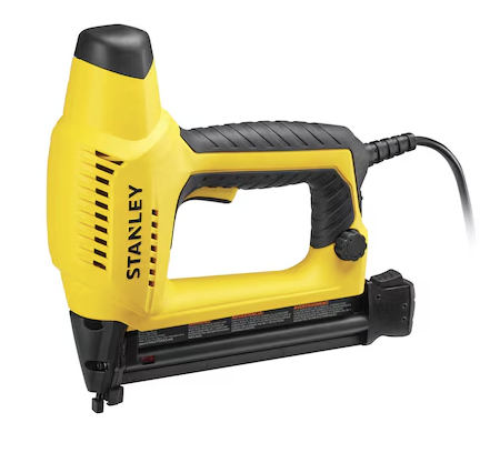 Zszywacz elektryczny Stanley ułatwiający szybkie i precyzyjne mocowanie materiałów | 6-TRE650