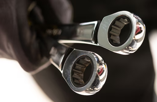 Zestaw 12 kluczy płasko-oczkowych z grzechotką, wytrzymały do napraw i montażu | STMT82847-0