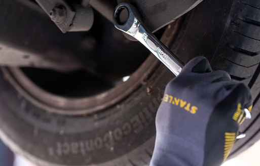 Zestaw 12 kluczy płasko-oczkowych z grzechotką, wytrzymały do napraw i montażu | STMT82847-0