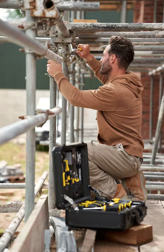 Zestaw narzędzi Stanley 142 sztuki, kompletny i wytrzymały do pracy w warsztacie i domu | STMT98109-1