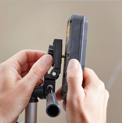 Statyw do lasera z regulowaną głowicą do precyzyjnego poziomowania i montażu | 1-77-201