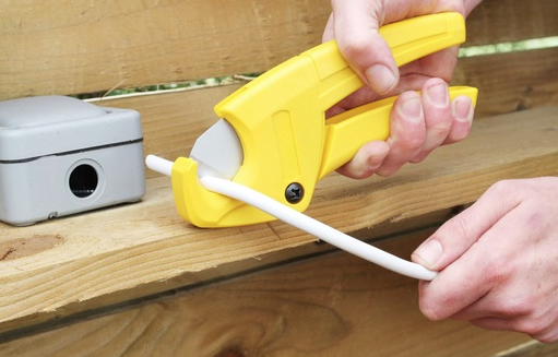 Obcinak do rur PCV do 28 mm, precyzyjne i łatwe cięcie rur w domu i warsztacie | 0-70-450