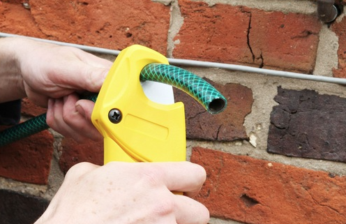 Obcinak do rur PCV do 28 mm, precyzyjne i łatwe cięcie rur w domu i warsztacie | 0-70-450