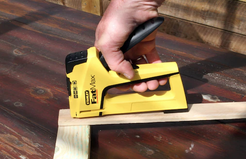 Zszywacz FatMax TR400 4w1 LD do tapicerki, prac warsztatowych i majsterkowania | FMHT6-70411