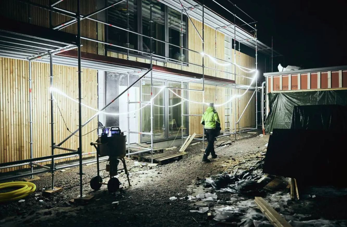 Taśma LED SUNLIT SLIM 20M do dekoracyjnego i energooszczędnego oświetlenia | 690010252